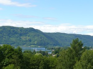 Morgensonne über dem See